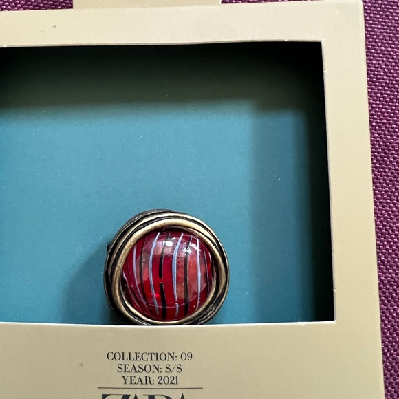 HOST PICK ZARA Beautiful Statement Ring, Crystal Glass encased in brass🔥🔥🔥 - Picture 2 of 8
